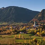 Gemuetliches Dachgeschoss-apartment Mit Alpenblick Apartmán Pfronten