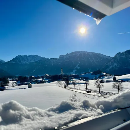 Gemuetliches Dachgeschoss-apartment Mit Alpenblick * Pfronten