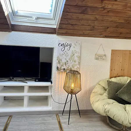 Gemuetliches Dachgeschoss-apartment Mit Alpenblick Lejlighed *